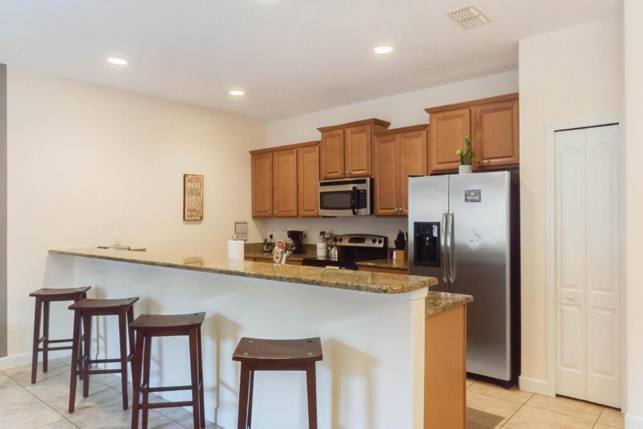 Townhome W Pool Near & Orlando Attractions Hébergement de vacances *