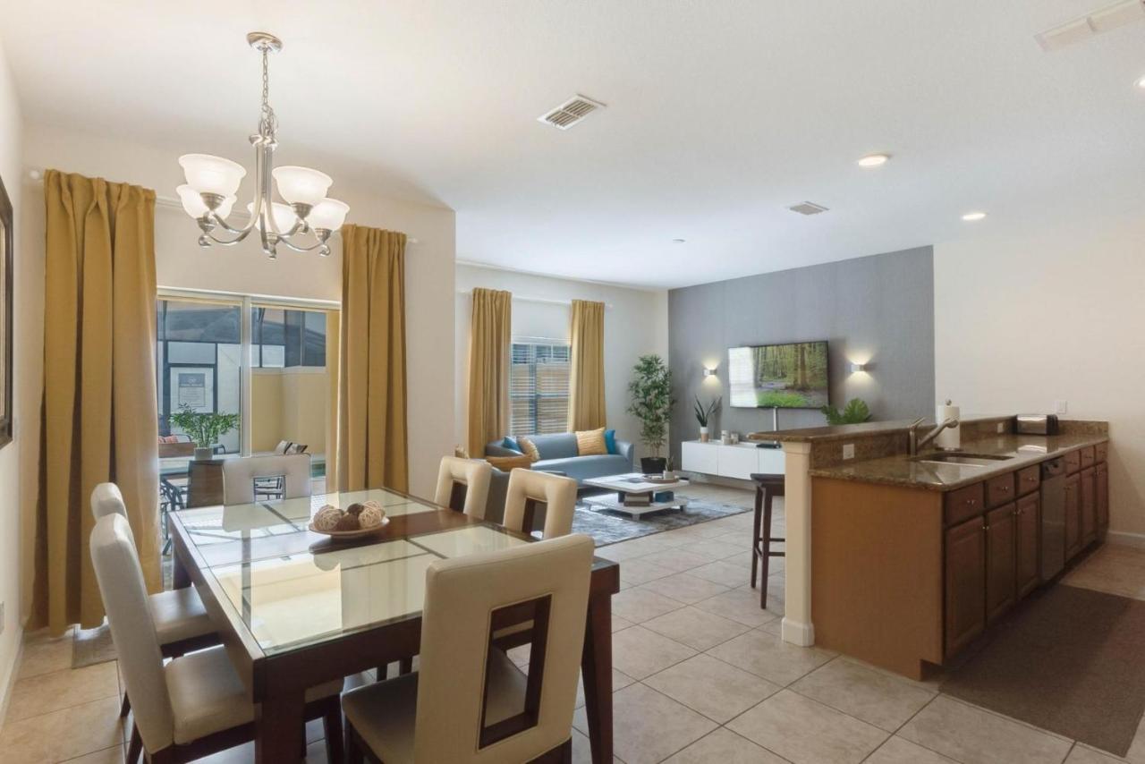 Townhome W Pool Near & Orlando Attractions *