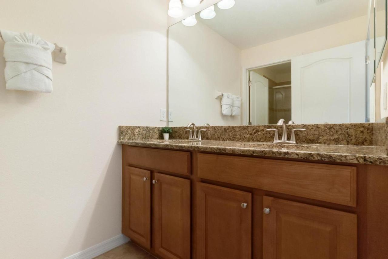 Hébergement de vacances Townhome W Pool Near & Orlando Attractions *
