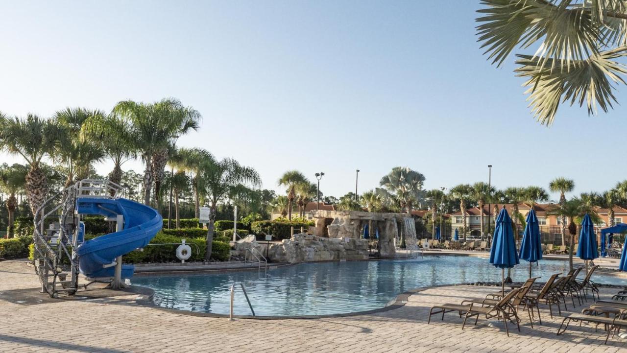 Townhome W Pool Near & Orlando Attractions Hébergement de vacances *